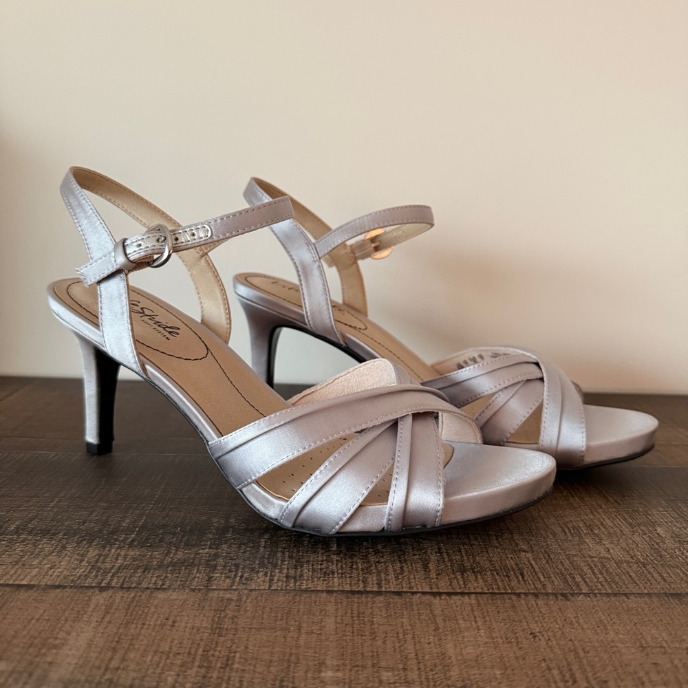 Life Stride Metallic Silver Heels